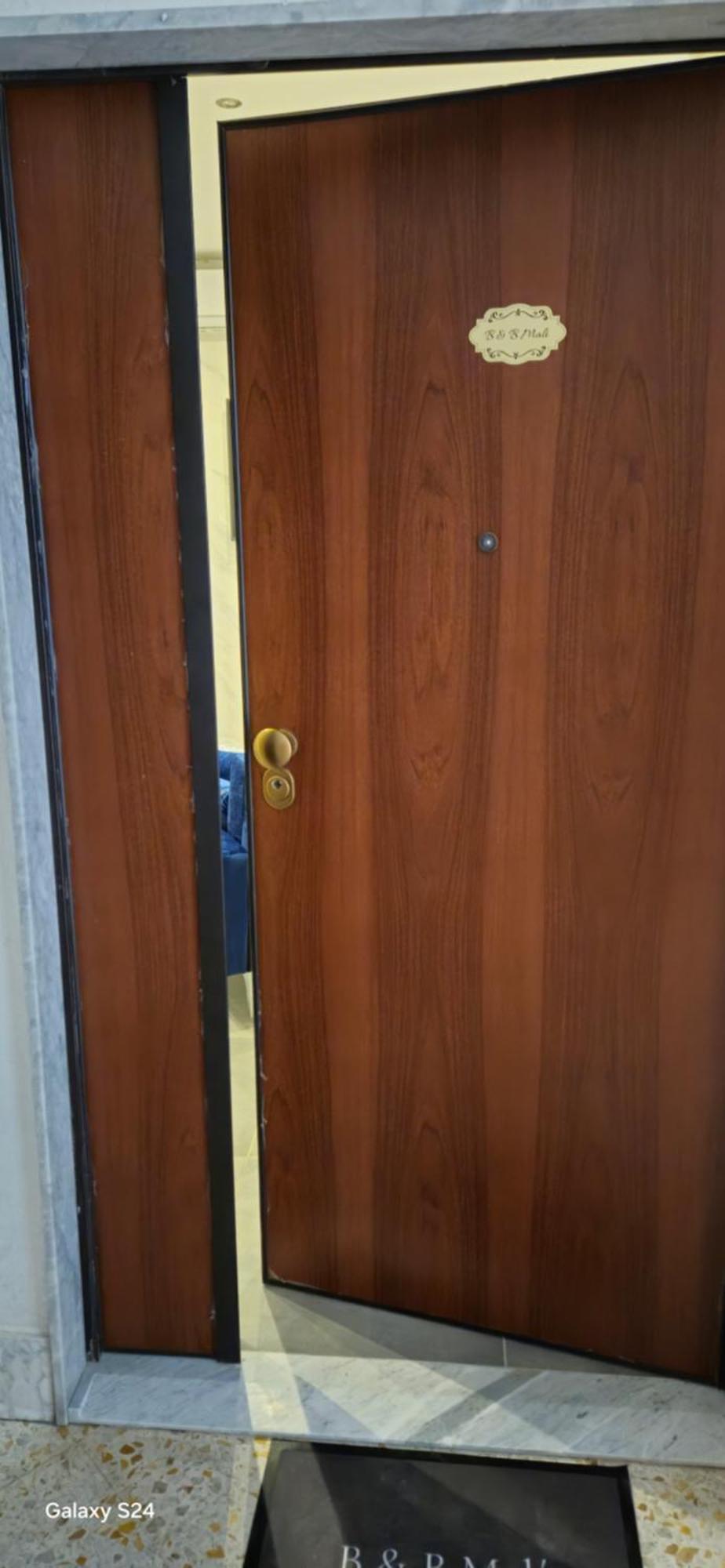 B & B Mali Salerno Buitenkant foto