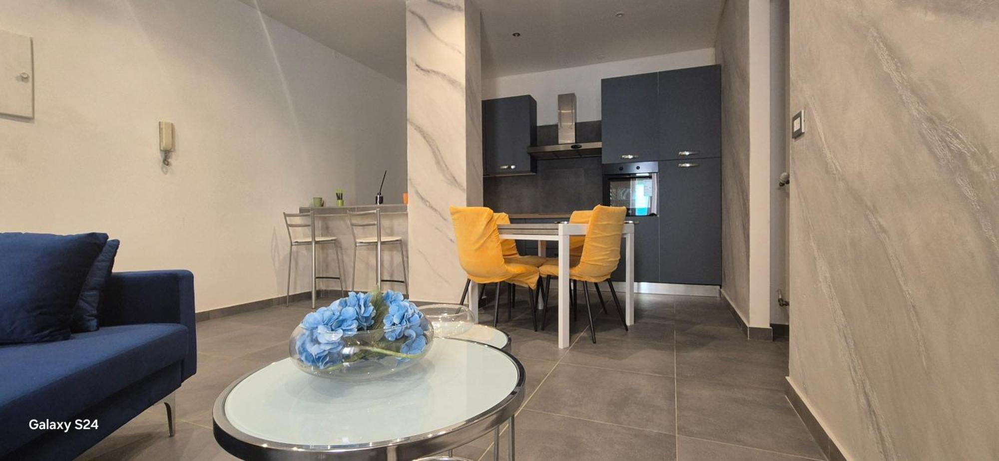 B & B Mali Salerno Buitenkant foto